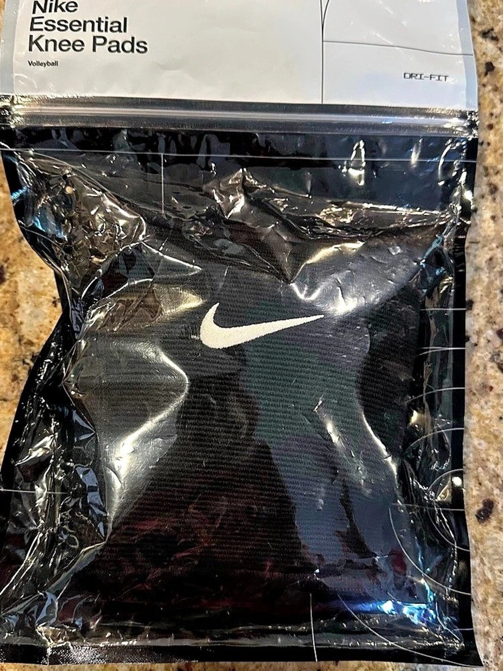 Nike Essential Knee Pads Black M-L NWT (Unisex)